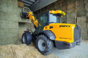 Articulated telehandler