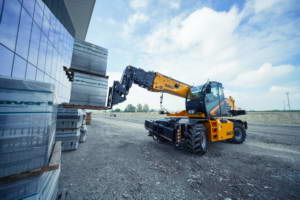 Rotating telehandler for precise load positioning