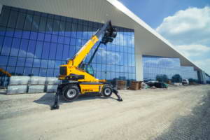 Telehandlers with 400° or 360° continuous rotation